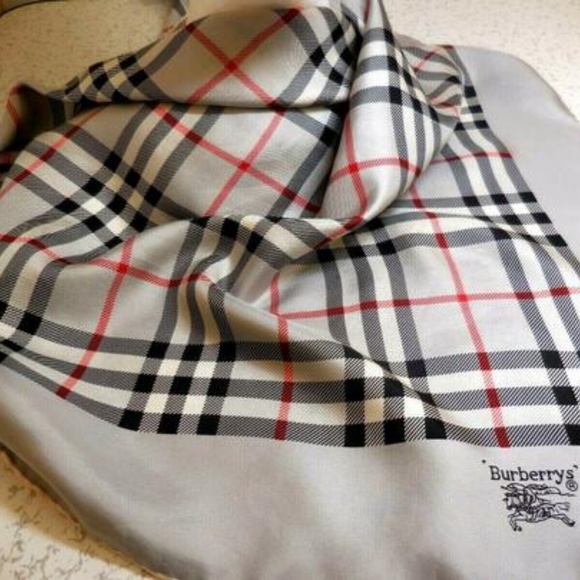 Burberry Blue/Red/White/Black Plaid Haymarket Nova - Picture 8 of 8